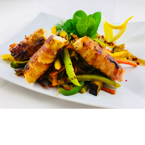 Grillezett vajhalfilé baconba tekerve