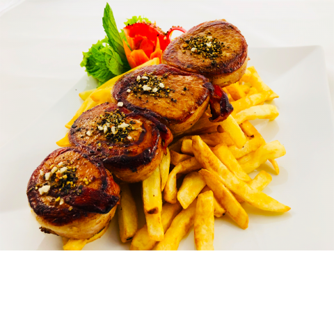 Baconbe tekert színes borsos sertésszűz medalion